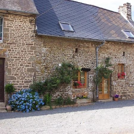 Beautiful 3-Bed Cottage in Passais-Villages Saint-Siméon Extérieur photo
